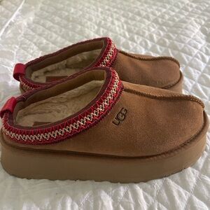 Ugg clog Tazz slipper in chestnut color